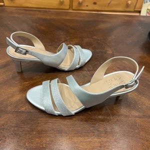 NATURALIZER TAIMI DRESS SANDALS HEELS SILVER GLITTER size 6M